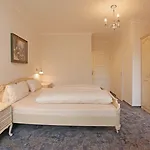 Rex Hotel